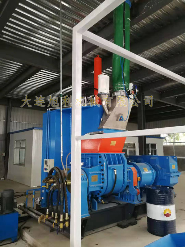 150升液壓上頂栓密煉機(jī) 150升液壓上頂栓密煉機(jī)